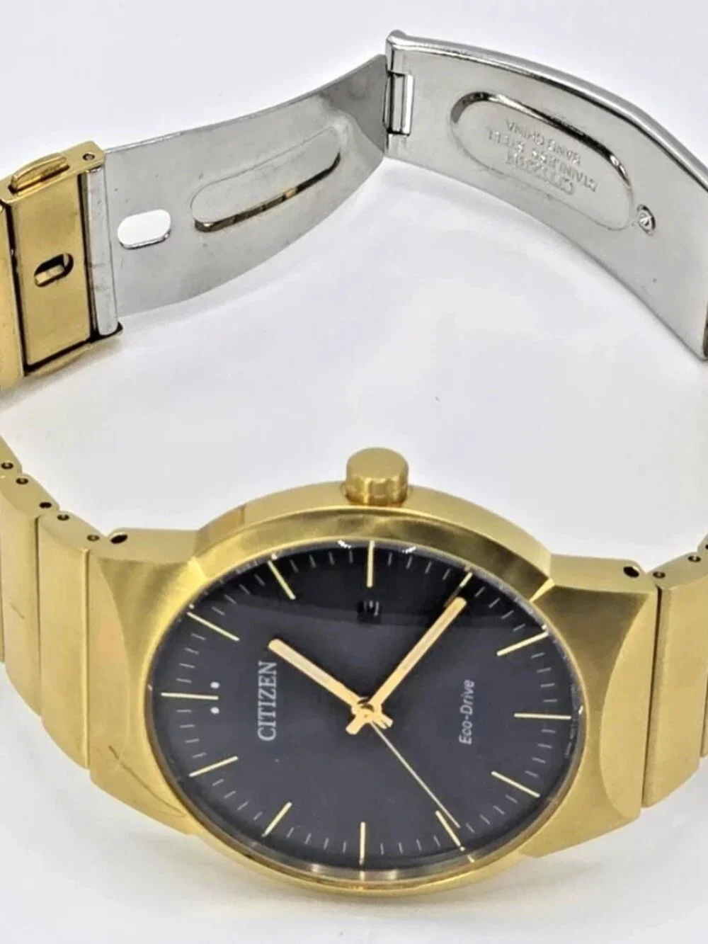 Citizen Eco-Drive E111 Blue Dial Gold Tone Mens Watch 40mm Date Bracelet 100M
